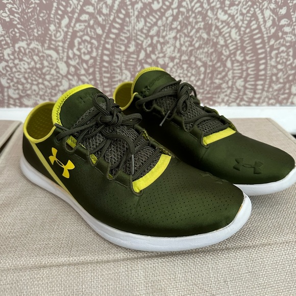 Under Armour Sneakers - Picture 1 of 4